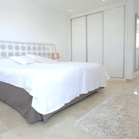 Exquisite Near - Heated Pool Villa *